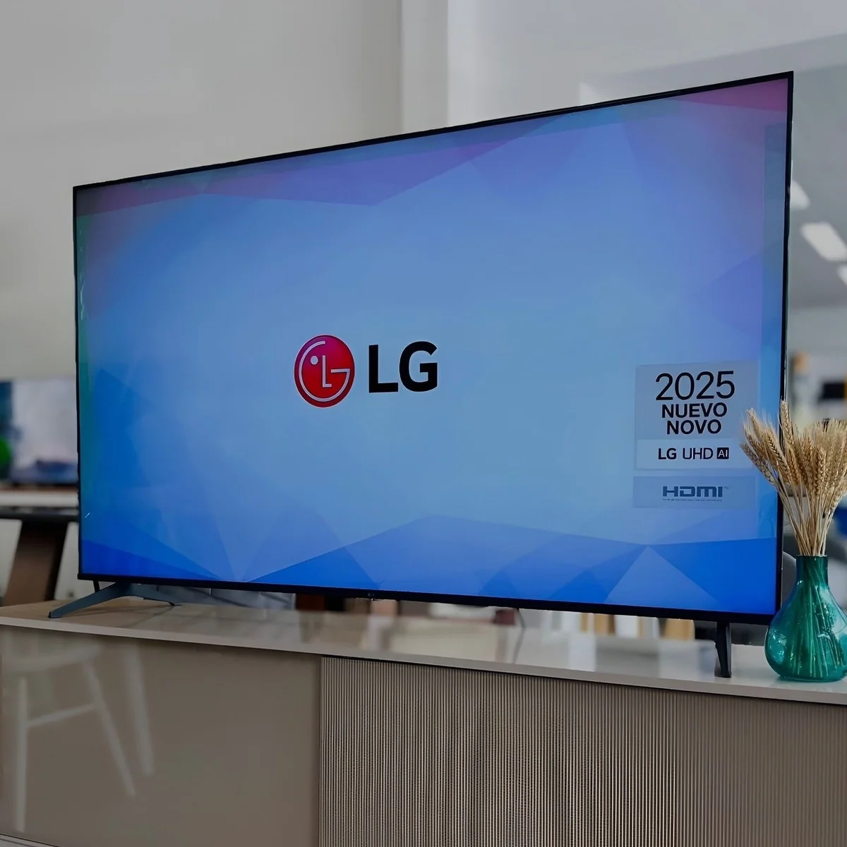 Smart TV 65" LG UHD AI Processador a7 Ger8 WebOs 25