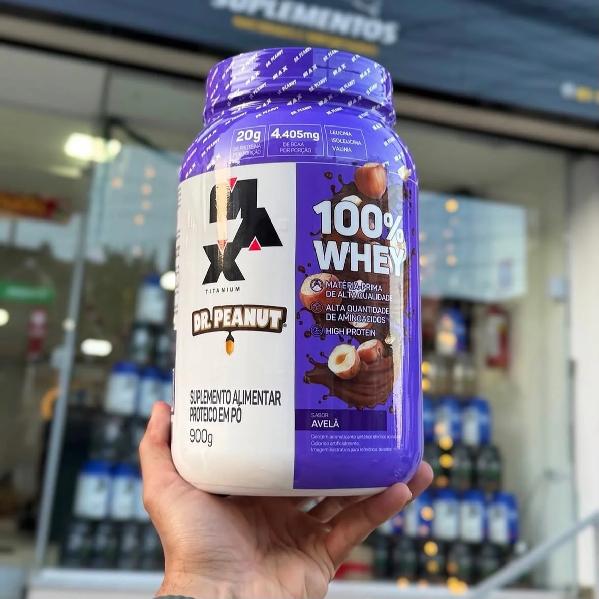 100% Whey Max Titanium x Dr. Peanut (900g) Sabor Avelã