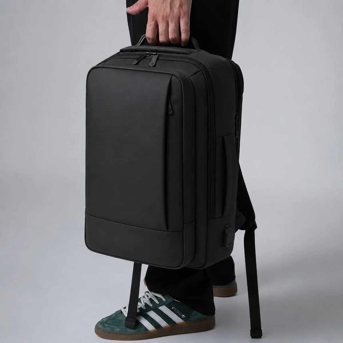 Mochila Dos Homens Com Faixa Impermeável Para Expansão Preto Liso