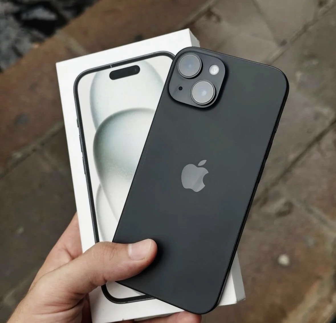 Apple iPhone 15 (256 GB) — Preto