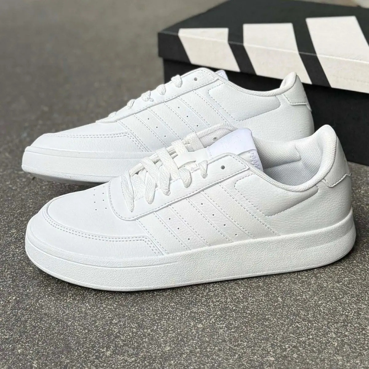 Tênis Adidas Breaknet