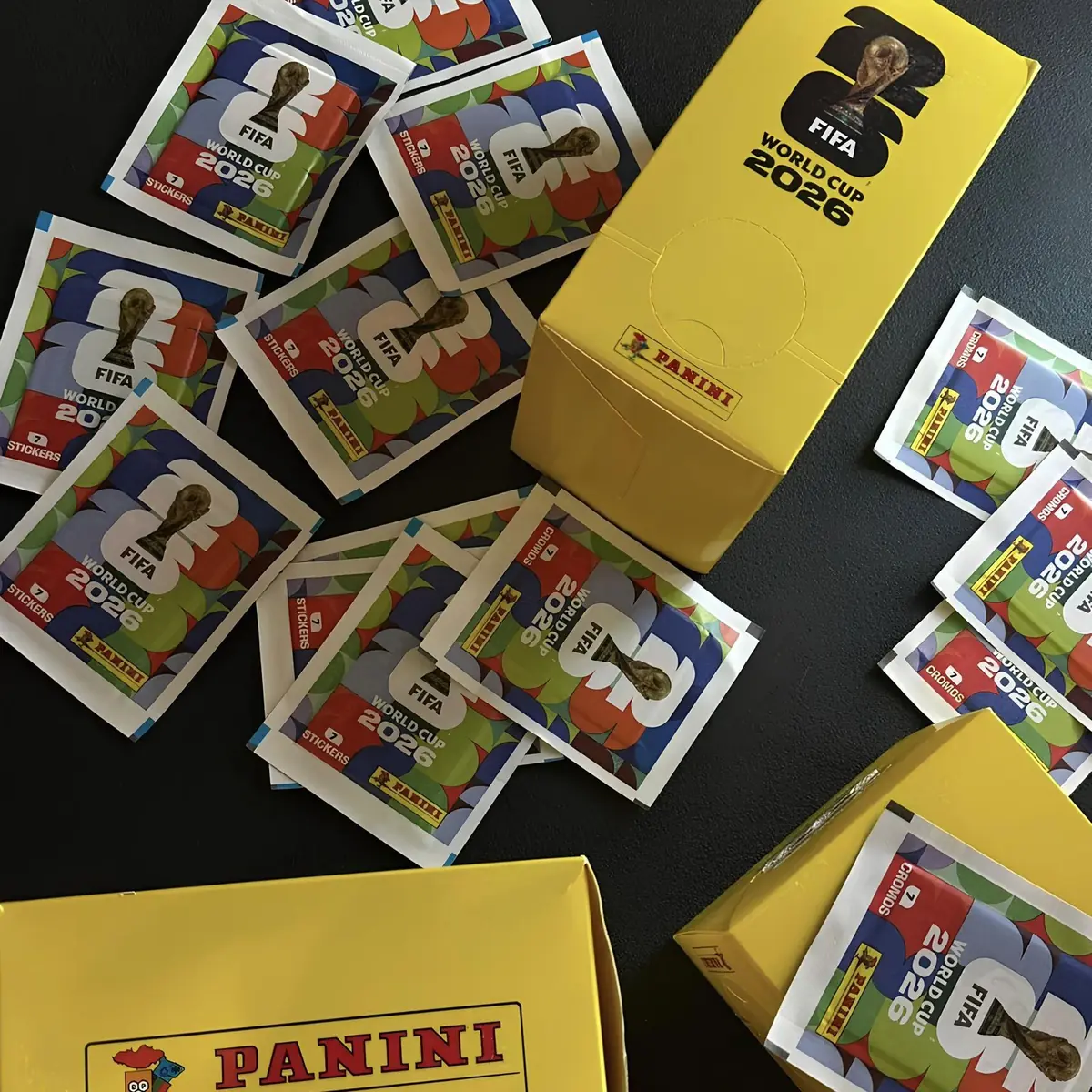 Kit com 100 Envelopes (700 Figurinhas) Copa do Mundo 2026 Panini