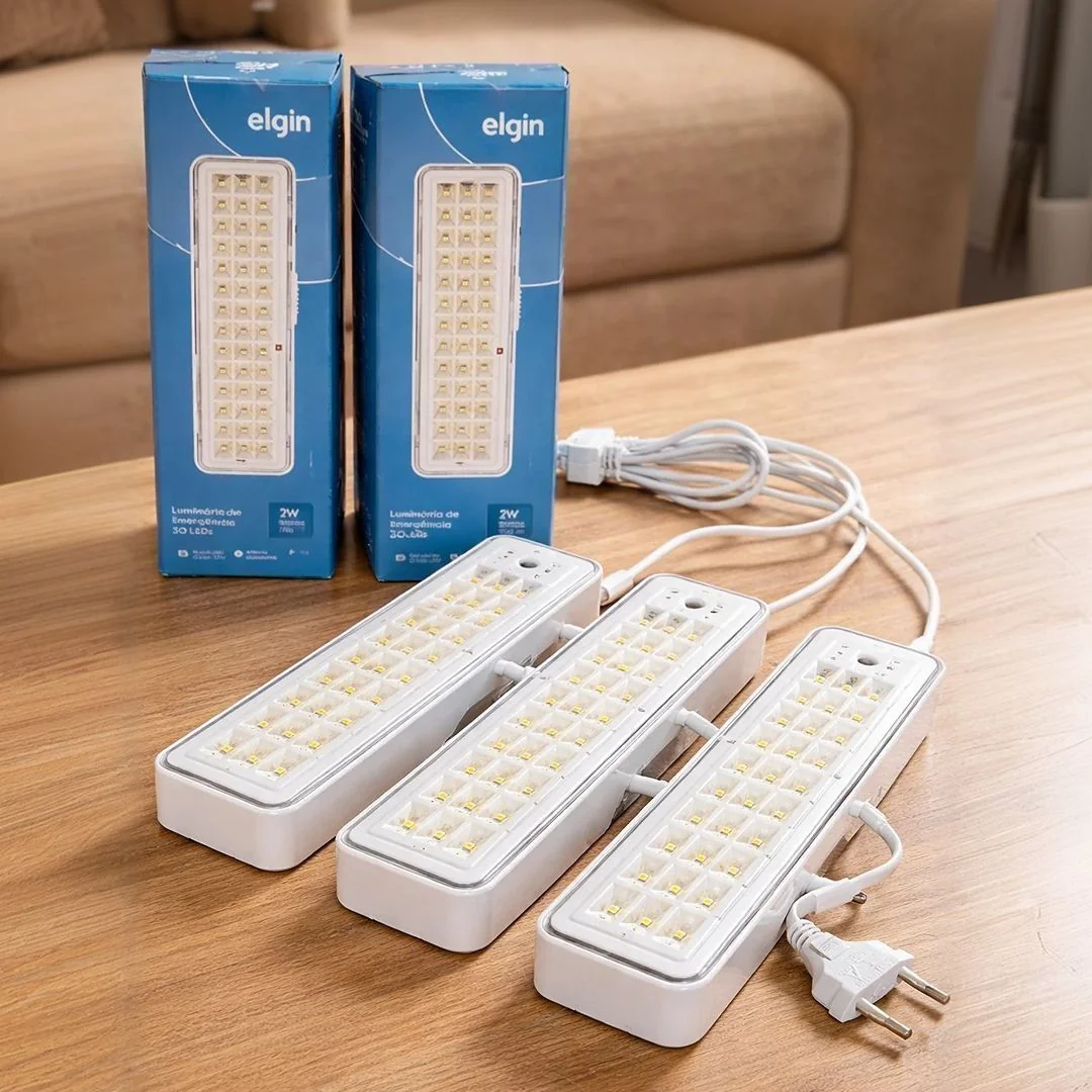 3 Luminárias Emergência Elgin Recarregável 127/220v