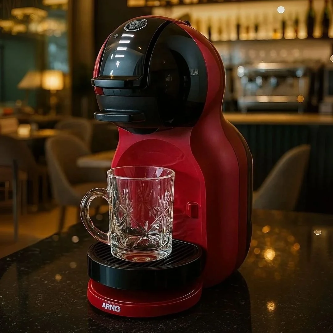 Cafeteira Nescafé Dolce Gusto Mini Me Vermelha E Preta Vermelho/preto 220v
