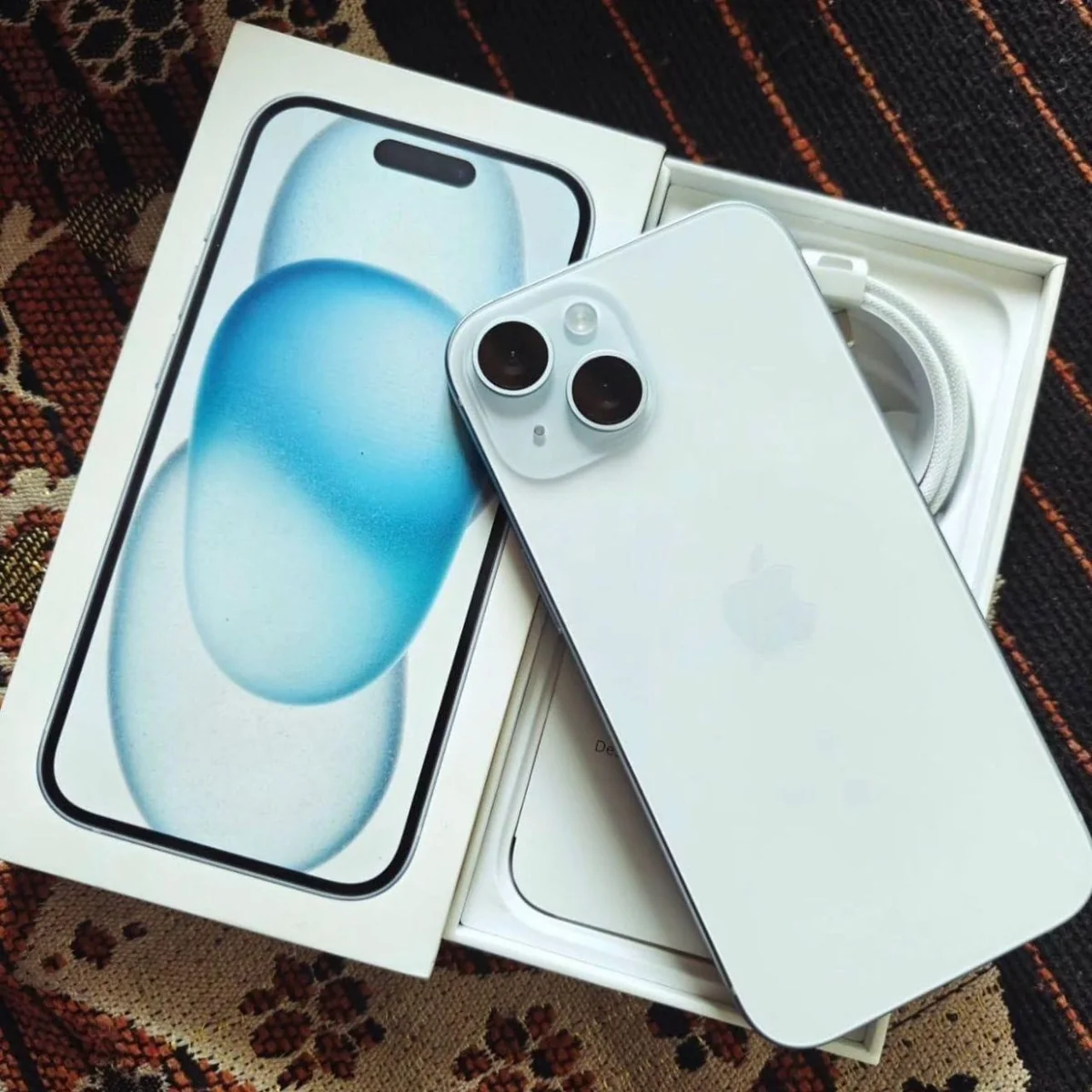 Apple iPhone 15 (128 GB) — Azul