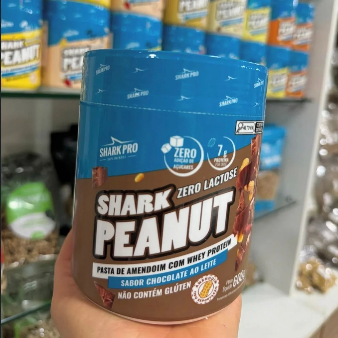 Pasta De Amendoim Shark Peanut 600g Sabor Chocolate Ao Leite
