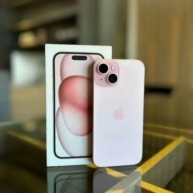 Apple iPhone 15 (128 GB)