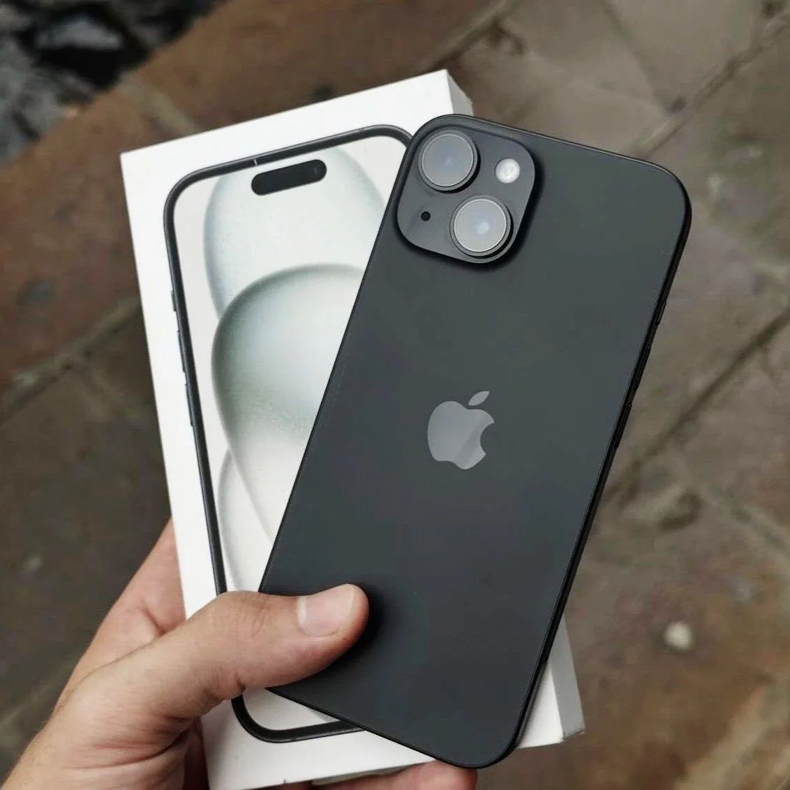Apple iPhone 15 (128 GB)