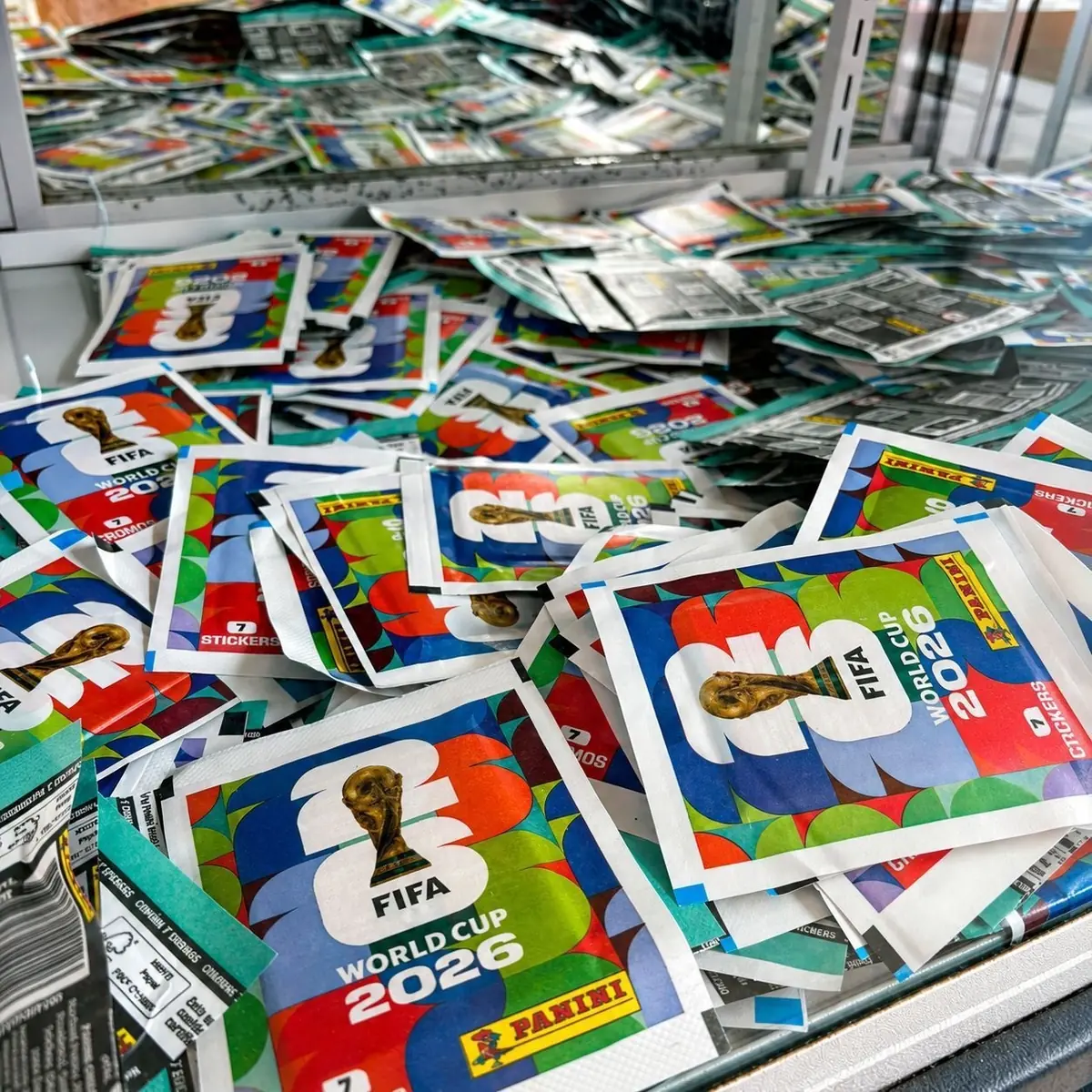 Kit com 60 Pacotes (420 figurinhas) Copa do Mundo 2026 Panini