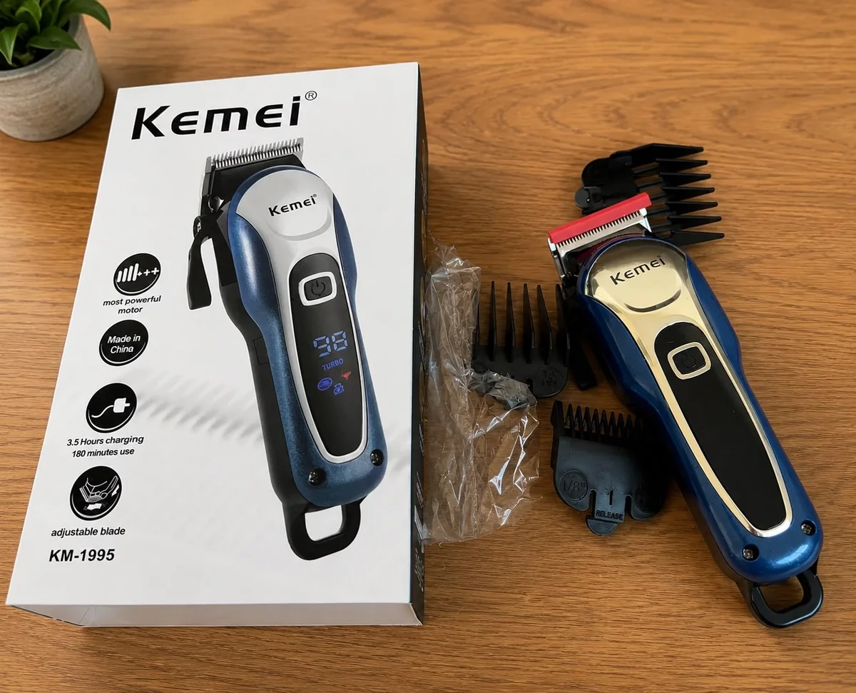 Máquina De Cortar Cabelo Profissional Kemei Km-1995 Bivolt