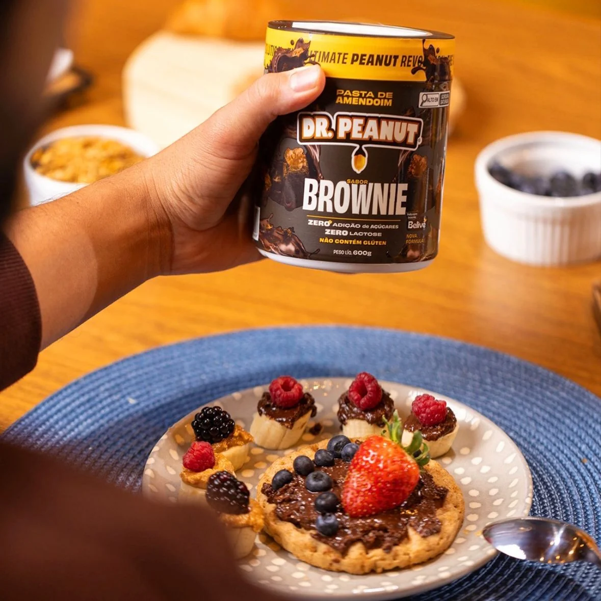 Pasta De Amendoim Com Whey Protein 600g Dr. Peanut Sabor Brownie