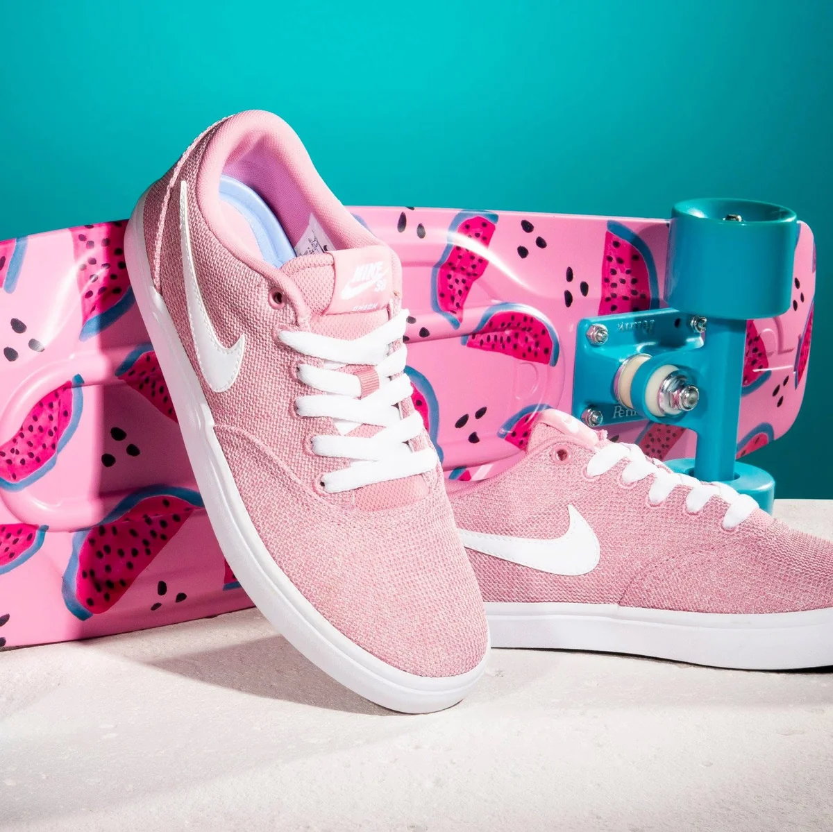 Tênis Nike Charge Suede Feminino