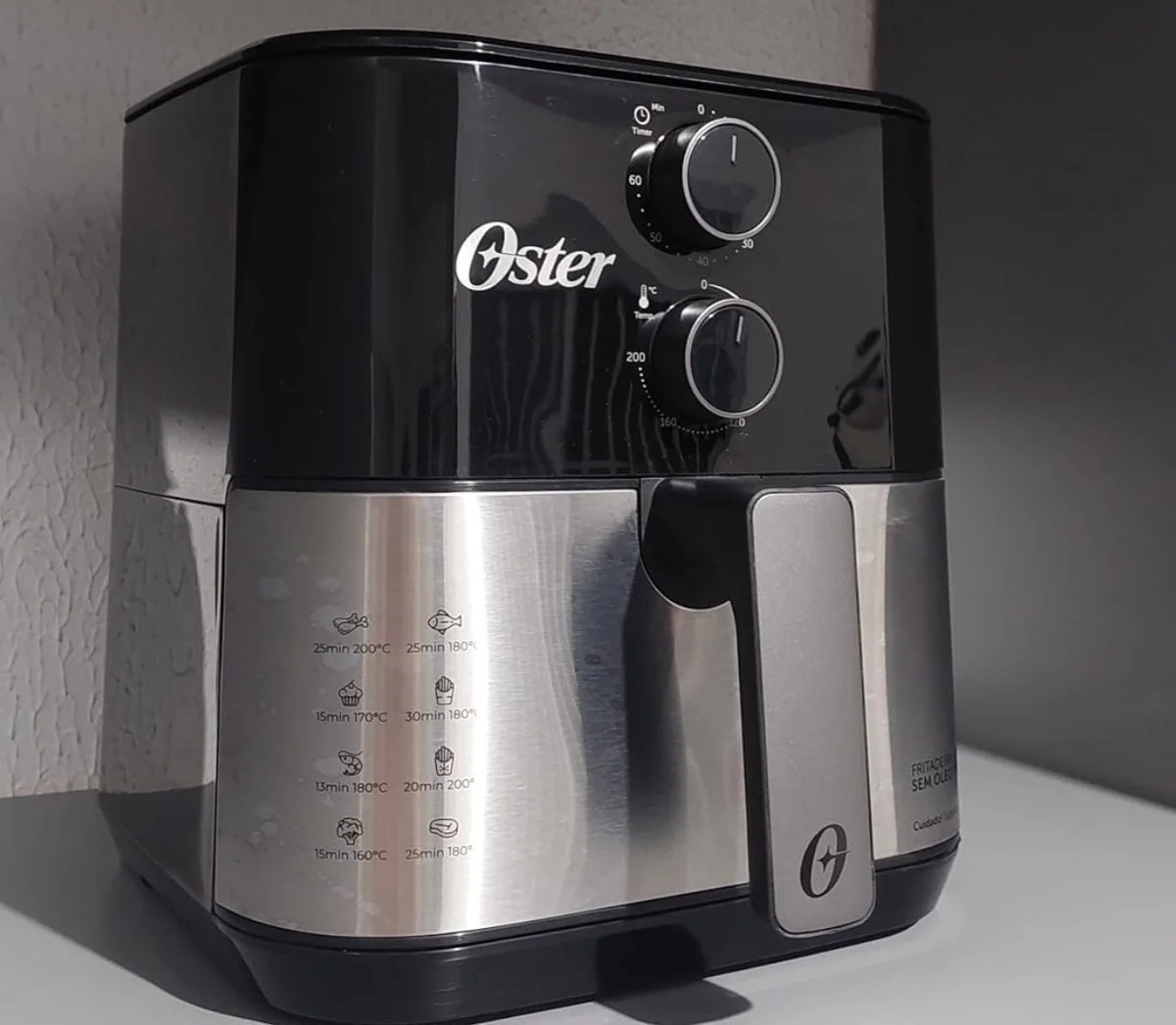 Fritadeira Sem Óleo Oster 127V - OFRT520, PRETO