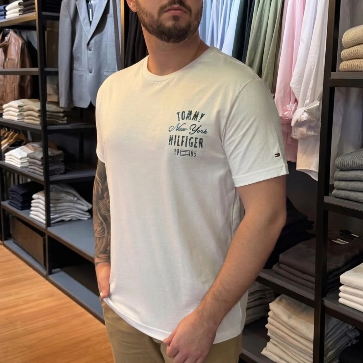Camiseta Tommy Hilfiger (2 cores)