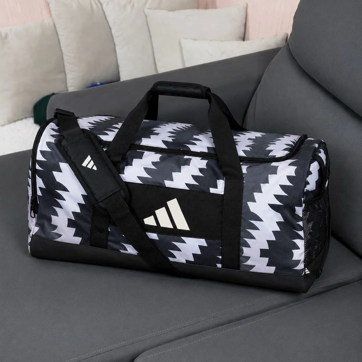 Mala Duffel Estampada adidas